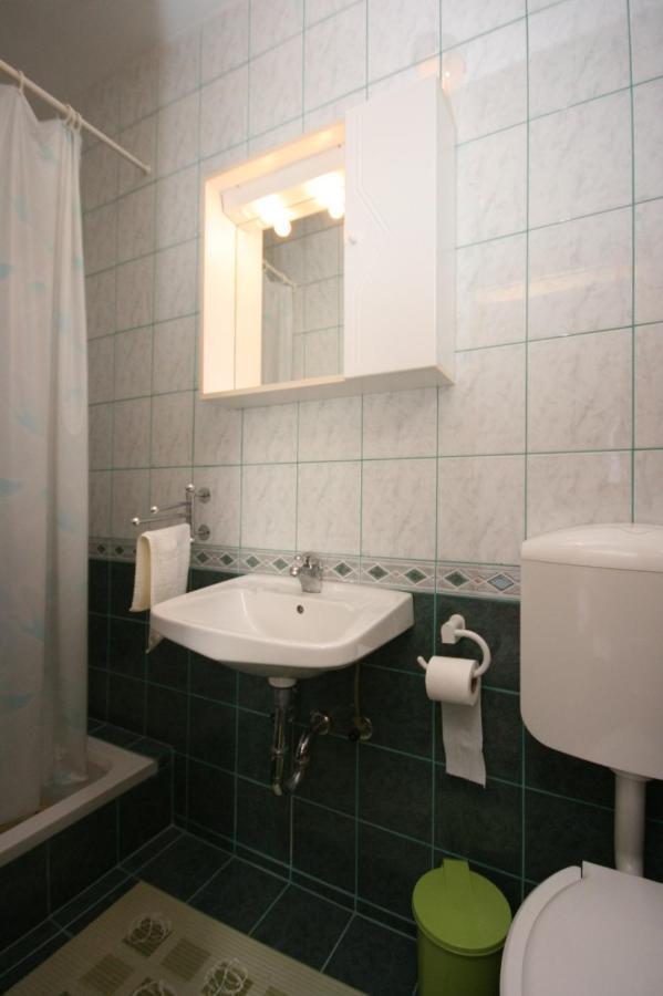 Apartments By The Sea Stara Novalja, Pag - 6301 Exterior foto